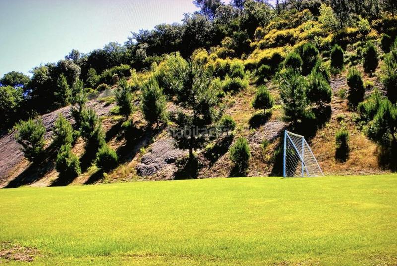 Foto 35e12d90-939d-4cd1-bfd1-ff87bdf8f8d1. Chalet casa dalt standing de 450m2 en terreny 40.000m2 en Bescanó