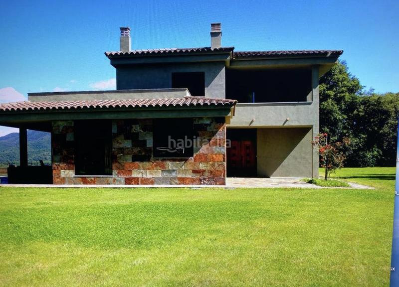 Foto 3a516eca-d9a0-495b-96e1-81761824705f. Chalet casa dalt standing de 450m2 en terreny 40.000m2 en Bescanó