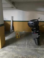 Lloguer Aparcament cotxe a Eixample Sud-Migdia. Parking en lloguer de moto al costat del corte inglés
