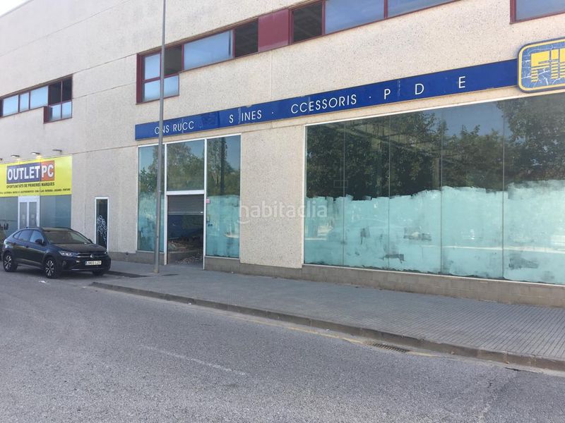 Foto 8d8050c8-029a-4460-a36c-8811804d9deb. Local comercial a Barri dels Escriptors Salt
