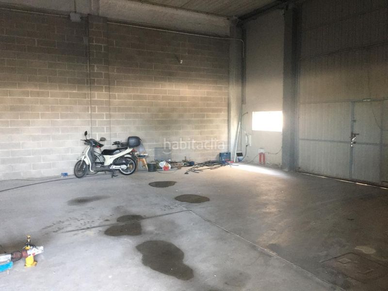 Foto f3b870d3-b046-4695-ae42-5582dd133b0f. Local comercial a Barri dels Escriptors Salt
