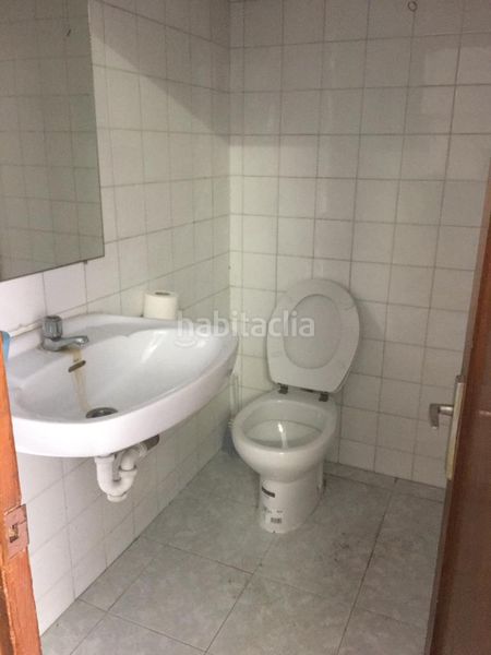 Foto c04ad853-4140-4694-8862-ac10bf5ab30b. Local comercial a Eixample Sud-Migdia Girona
