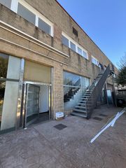 Lloguer Local Comercial a Cassà de la Selva. Localoficina de 94m2 acabat de reformar a c del remei