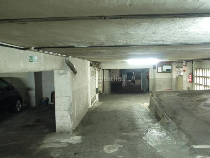 Foto f50223e4-2e2f-4020-8d50-88932851e19e. Parking coche en Centro-Ariz-Uribarri Basauri