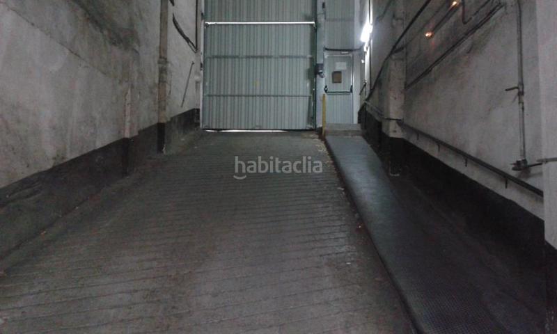 Foto c77b5ed5-fa83-4f79-892d-063c22b0c34c. Autoparkplatz in Urbi Basauri