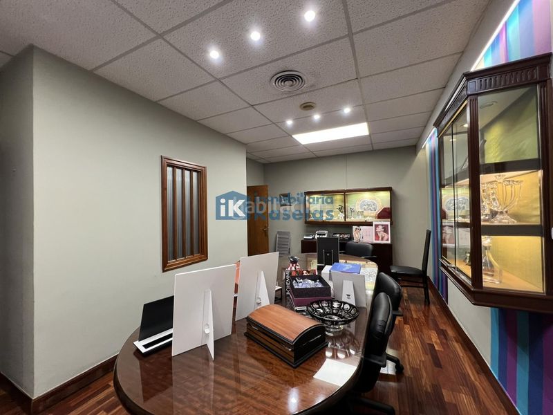 Foto c5a8ff4a-e5e2-4253-905f-ba2e763c58ba. Local comercial a Centro-Ariz-Uribarri Basauri