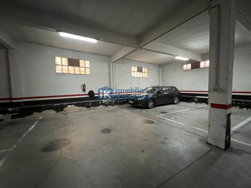 Foto 710e9a7b-a6d3-43ad-9588-deca80538b62. Parking coche en Centro-Ariz-Uribarri Basauri