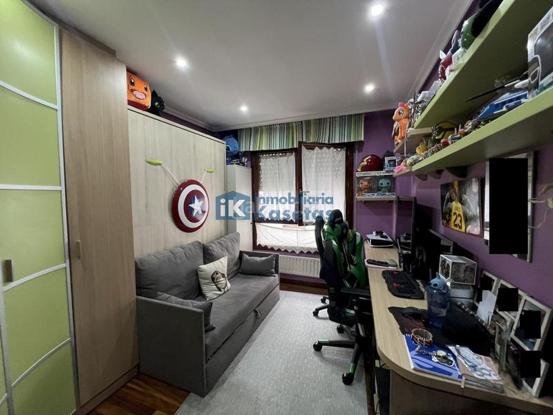 Foto 4b8d6258-d3db-40e6-8bdb-dff6a9aec58e. Appartement avec chauffage dans Centro-Ariz-Uribarri Basauri