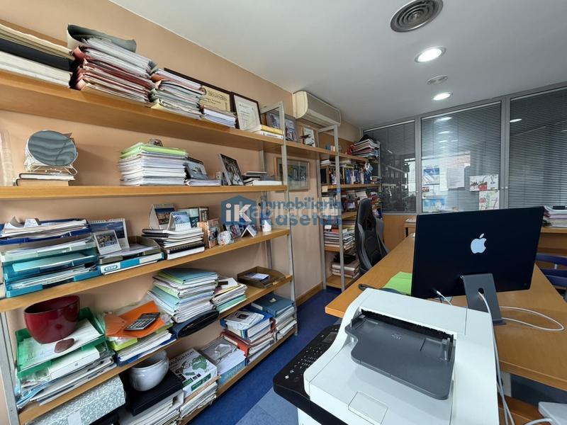 Foto 5885750f-1c01-4c08-8d25-b317f37783df. Rent office space in Zabalburu Bilbao