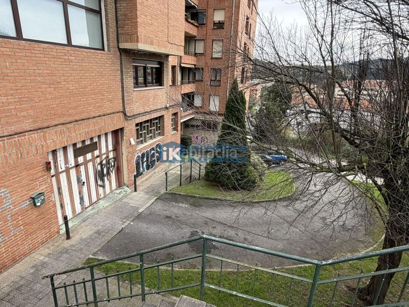 Foto ec90d9ce-4db3-4929-8aa0-1c9819b8ae95. Posto auto in San Miguel Basauri