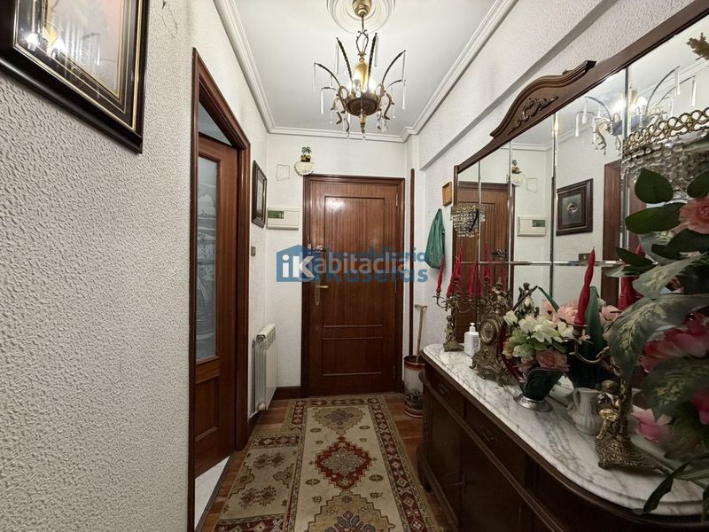 Foto 0f0e23c1-2713-4b04-a7b4-4b1b75cb69d4. Piso en Kalero-Basozelai Basauri