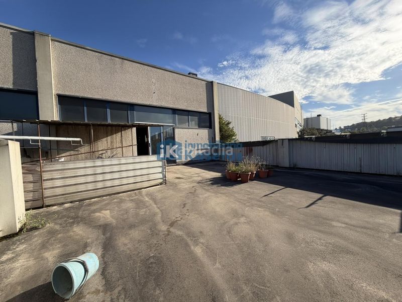 Foto 85e77657-3ea8-4858-8d96-3b41a063eb79. Nave industrial en Urbi Basauri