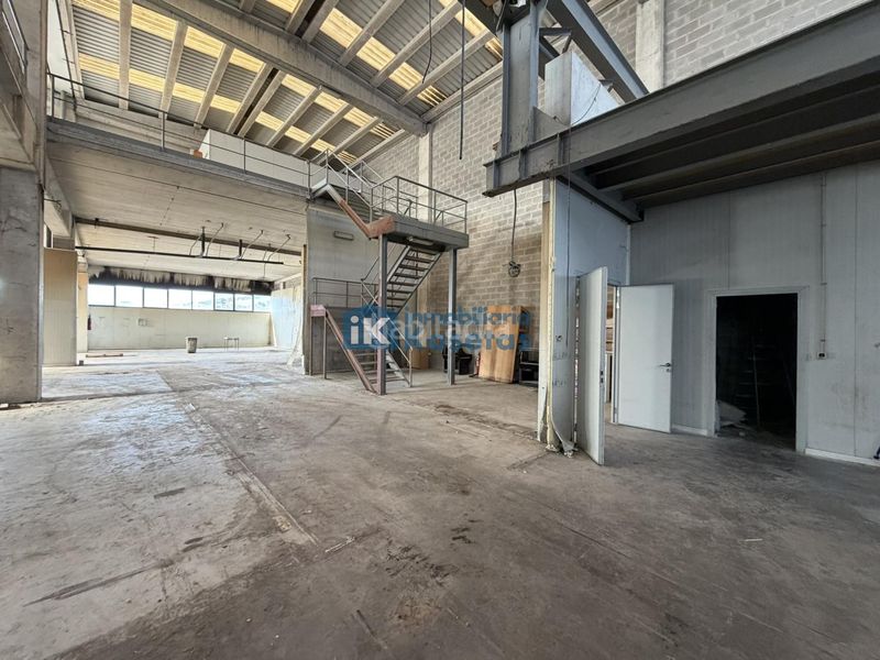 Foto 92741712-6c8f-4cbb-8137-5844182b4406. Nave industrial en Urbi Basauri