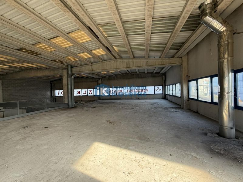 Foto ab7eb00c-9f4a-477e-bac9-04b339680ded. Nave industrial en Urbi Basauri