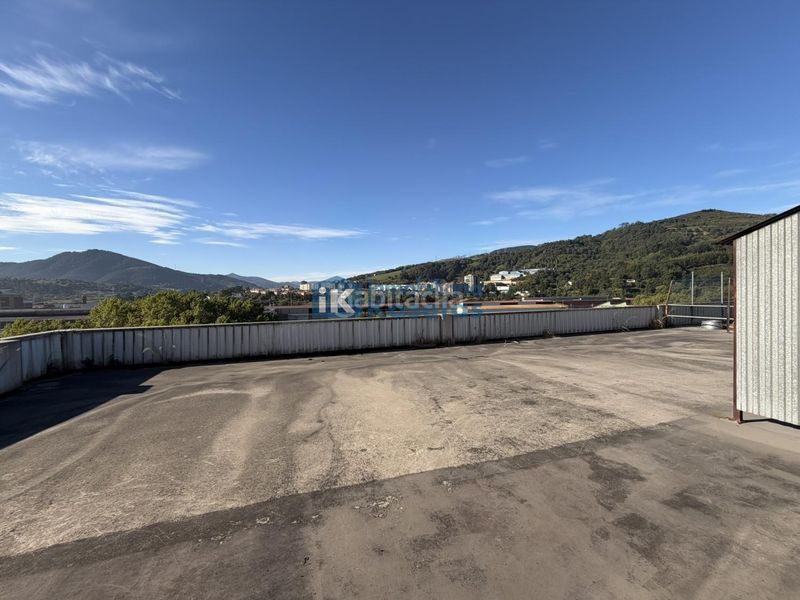 Foto d25e20cf-89ef-4873-8cde-57242cc0f445. Nave industrial en Urbi Basauri