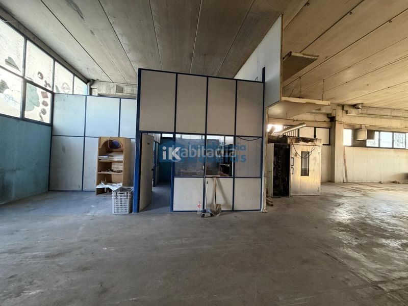 Foto f87df597-02a8-4903-b709-2fcbce4094ba. Nave industrial en Urbi Basauri