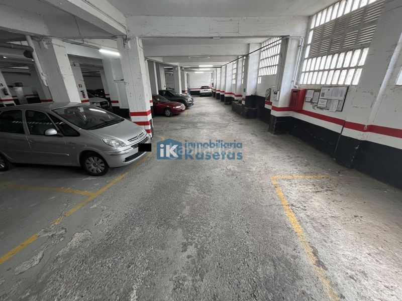 Foto 0a82aa93-0633-48c0-ba1f-8bad0a0f0ac6. Aparcament cotxe a Urbi Basauri