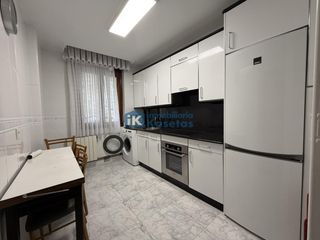 Etagenwohnung in Centro-Ariz-Uribarri