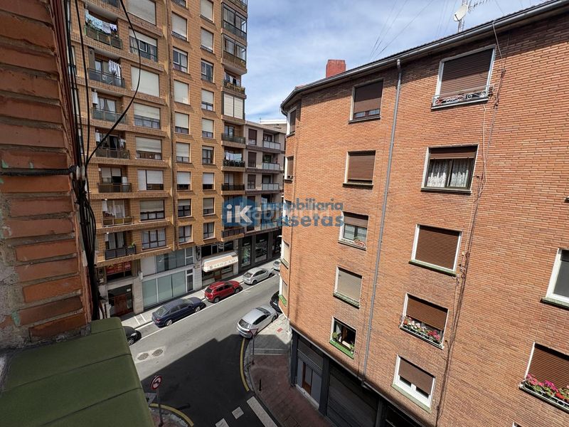 Foto c38a193e-d463-4cc7-9ca4-5394b69ec517. Pis amb calefacció a Centro-Ariz-Uribarri Basauri