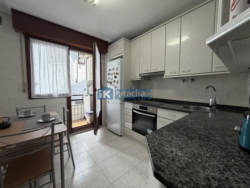 Foto b7f7aaf3-c665-460f-9be6-91841504b9fb. Pis amb calefacció a Centro-Ariz-Uribarri Basauri
