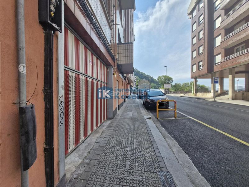 Foto 961fd7cc-51f6-4178-b221-79e8ae10249d. Aparcament cotxe a Kalero-Basozelai Basauri