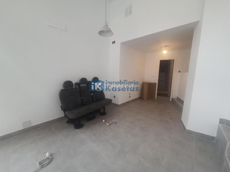 Foto 7bf3e47e-4ad8-46f5-a302-bd6890a90f5a. Alquiler local comercial en Kalero-Basozelai Basauri