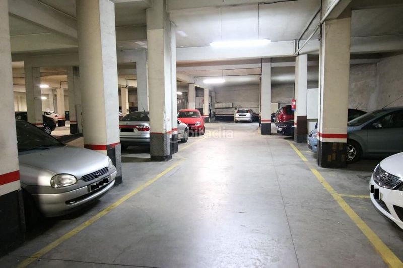 Foto f9f69bb6-a666-476a-af0d-3d9b4aff61b1. Autoparkplatz in Pozokoetxe Basauri