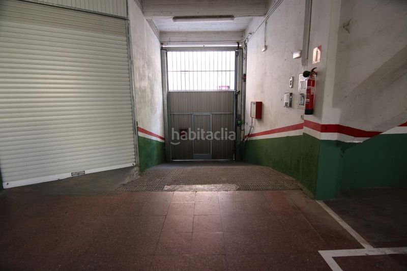 Foto d0a47d94-6b9b-4493-9b6c-ebc1801e09af. Autoparkplatz in Urbi Basauri