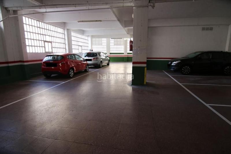 Foto c408e7ee-18c1-464a-8a4a-0602ed092434. Parking voiture dans Urbi Basauri