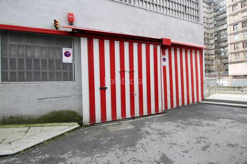 Foto 3717021d-6990-4452-b5ae-dcabbe99c73d. Parking voiture dans Urbi Basauri