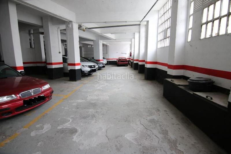 Foto d00b8b93-1cc4-4e84-804d-4e08efe32ba1. Parking voiture dans Urbi Basauri