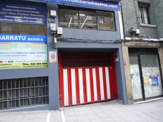 Aparcament cotxe a Centro-Ariz-Uribarri