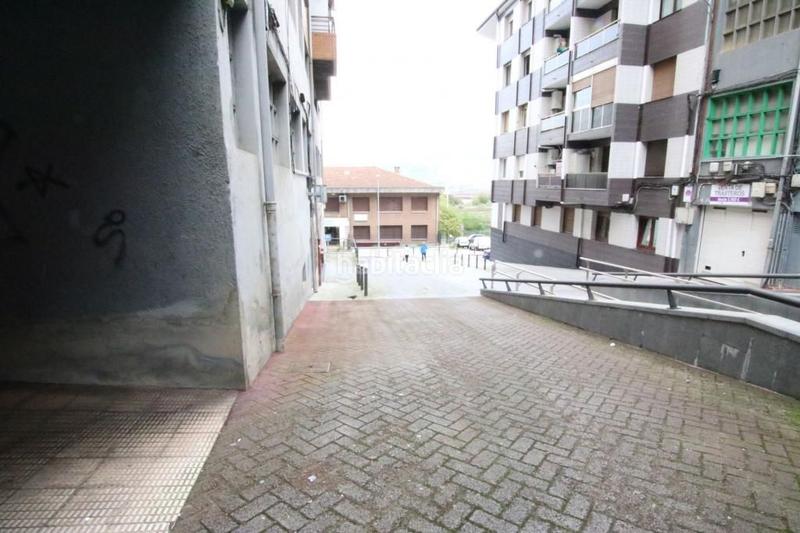 Foto 9d7240e4-8e63-41a6-8e2e-81976d459c47. Aparcament cotxe a Kalero-Basozelai Basauri