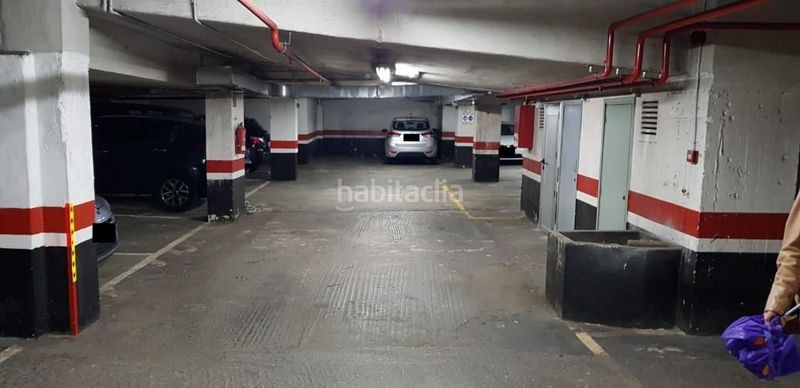 Foto 348b9924-78a7-4f7f-9795-c6e92c0a262f. Autoparkplatz in Urbi Basauri
