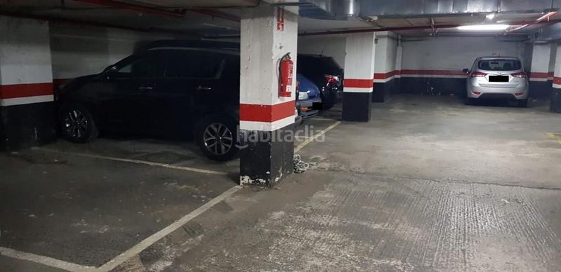 Foto ad16998d-ee84-42c8-912a-c2c01572cb8a. Autoparkplatz in Urbi Basauri