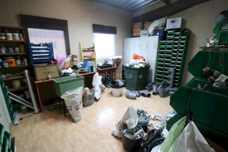 Foto 9219f59c-c3e5-44f1-98b1-b04099e338be. Fabrikhalle in Urbi Basauri