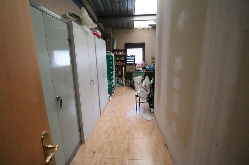 Foto f1524918-7c87-4cc9-b152-a8b1d2e50abd. Industrial building in Urbi Basauri