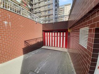 Parking coche en Centro-Ariz-Uribarri