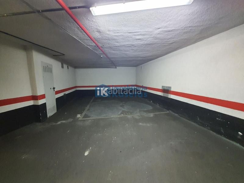 Foto 0cb4f6c5-baed-4163-bcb4-d84b34d2f24a. Parking coche en Galdakao