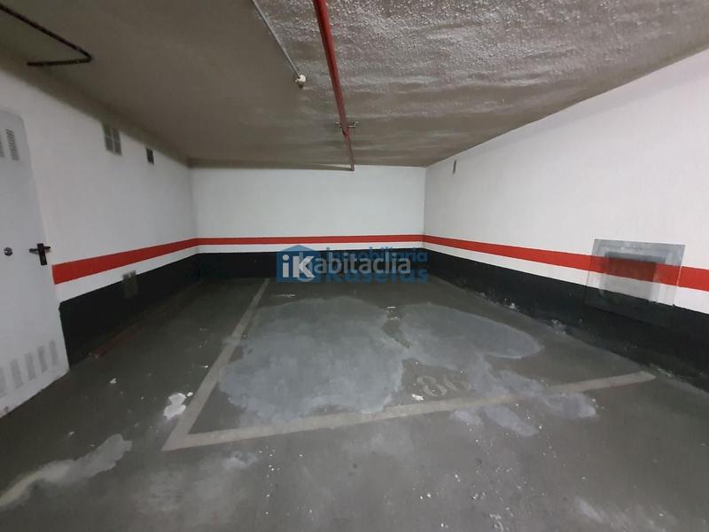 Foto 4238aca8-9f84-4d8c-b708-d2929dfa80e9. Parking coche en Galdakao