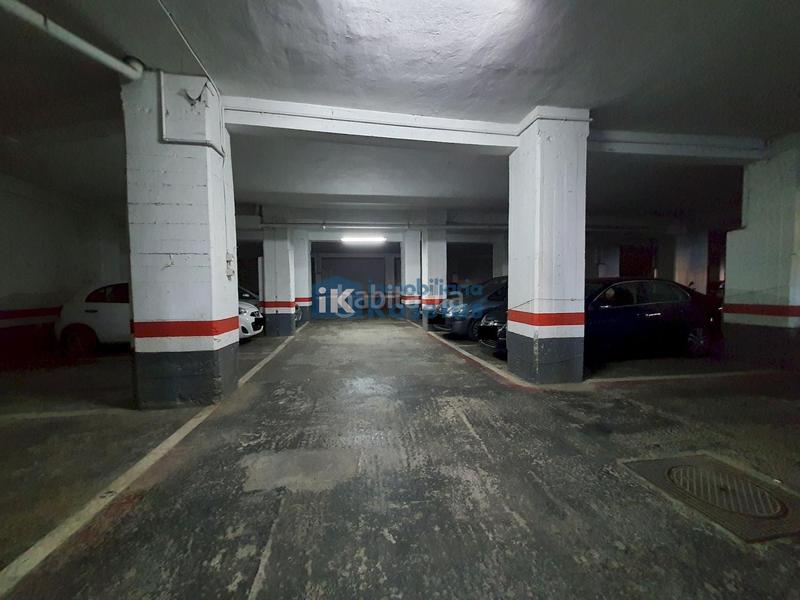 Foto 6d835e60-c913-432e-8d04-9f30052942d6. Parking coche en Urbi Basauri