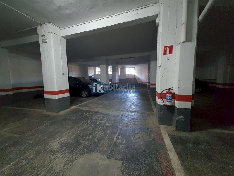 Foto d22520fc-3586-421f-8850-d00a6133c8d9. Parking coche en Urbi Basauri