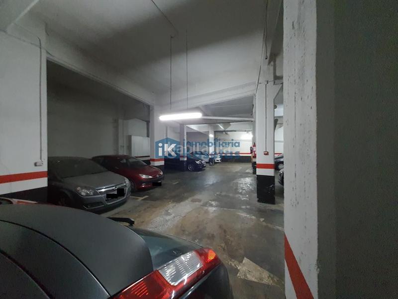 Foto c946f6ca-dacf-40c2-8986-44d6020b6891. Parking voiture dans Centro-Ariz-Uribarri Basauri