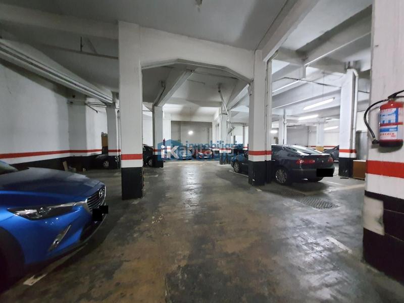 Foto de6f542d-a882-45ae-9c12-d9cd42e0aa43. Parking voiture dans Centro-Ariz-Uribarri Basauri