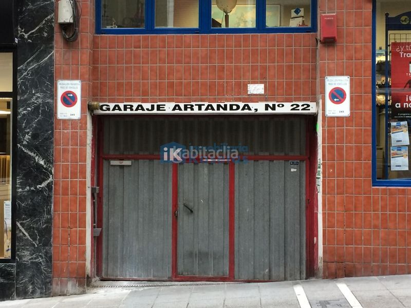 Foto b9afe15d-361d-42e8-9633-71f29c5a9988. Autoparkplatz in Centro-Ariz-Uribarri Basauri