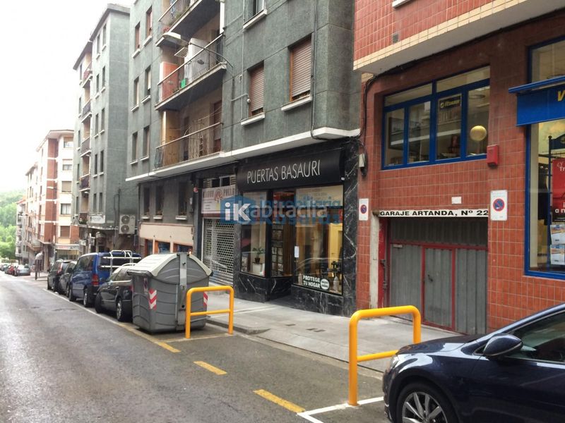 Foto cee43bbf-2bba-4273-9406-ffe4d10deae0. Autoparkplatz in Centro-Ariz-Uribarri Basauri