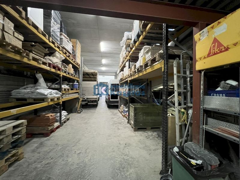 Foto b7431696-c5e9-48d3-a46d-6c72d45637cf. Nave industrial en San Miguel Basauri