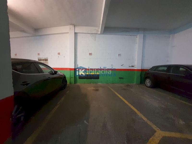 Foto f233df6d-c5a3-4c8c-b481-efdd8eb17fea. Autoparkplatz in Kalero-Basozelai Basauri