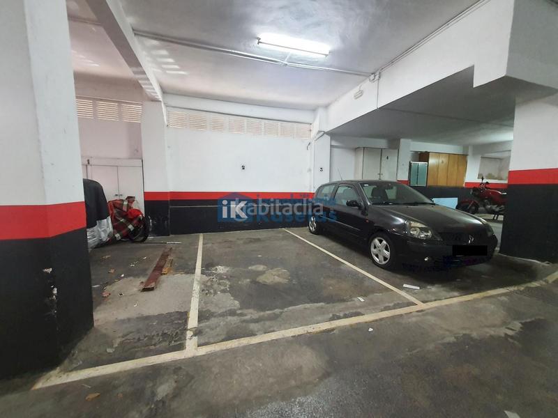 Foto 32cc5791-4a40-4195-81e3-139e292eae06. Aparcament cotxe a Centro-Ariz-Uribarri Basauri