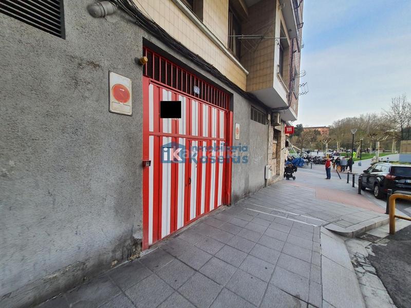 Foto 6d140997-8c6a-44ee-a81f-2042c9cafbd4. Parking coche en Centro-Ariz-Uribarri Basauri